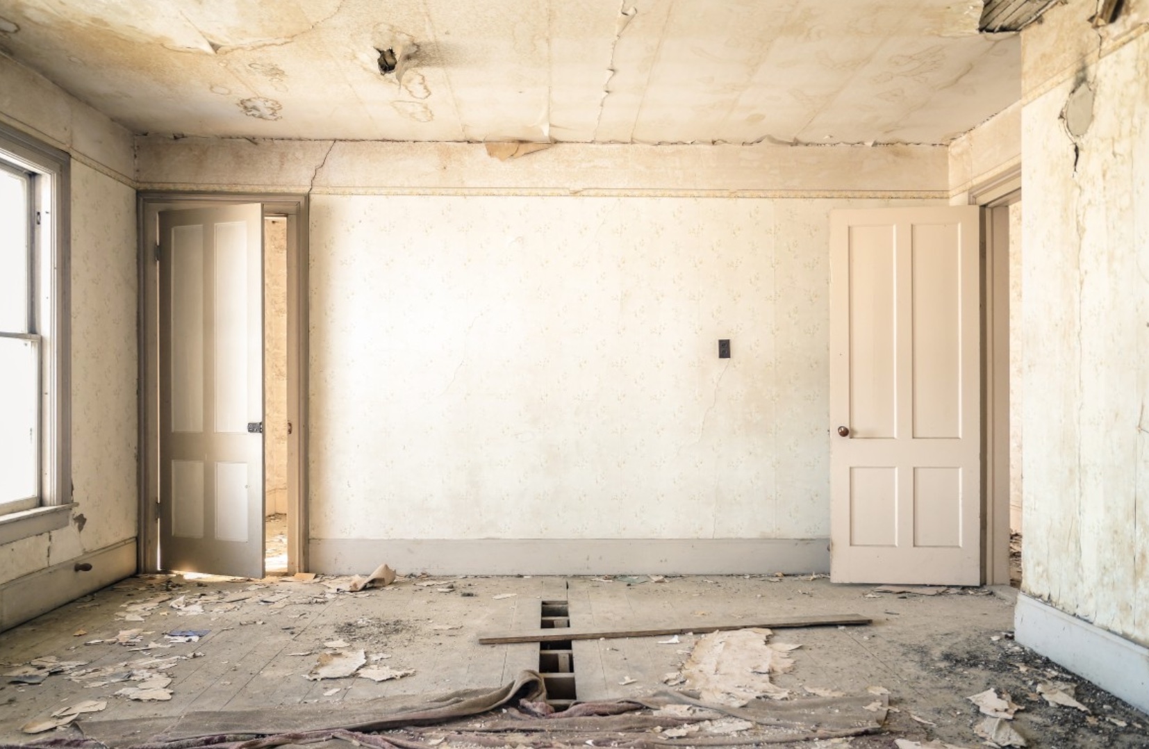 Long Beach Water Damage & Restoration Experts