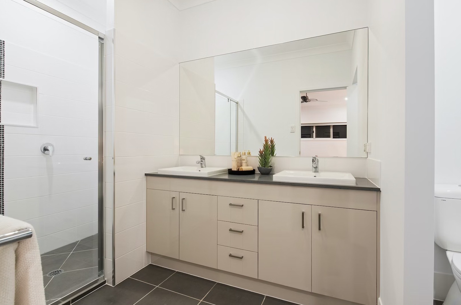 Water Damage Restoration Service Long Beach CA